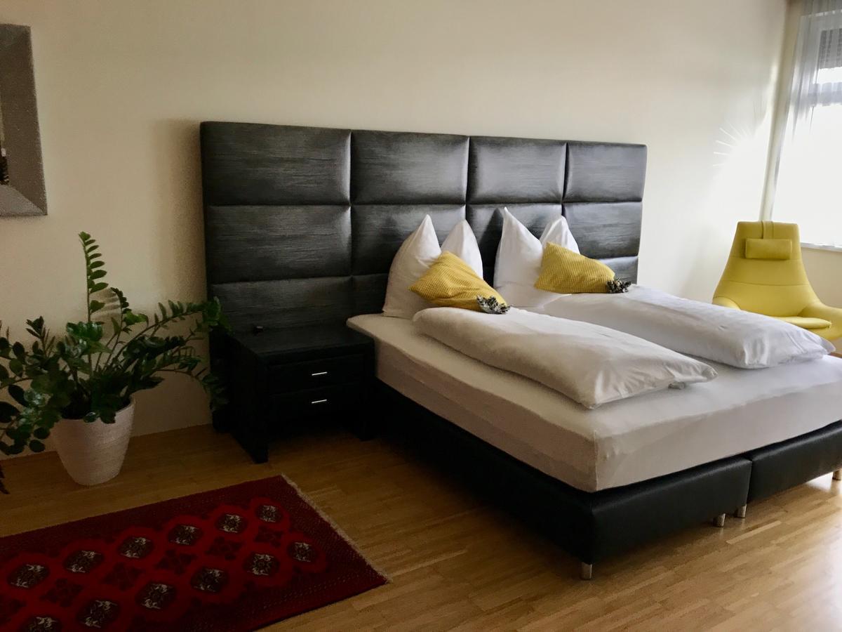 Hotel Bellini Λεόμπεν Εξωτερικό φωτογραφία