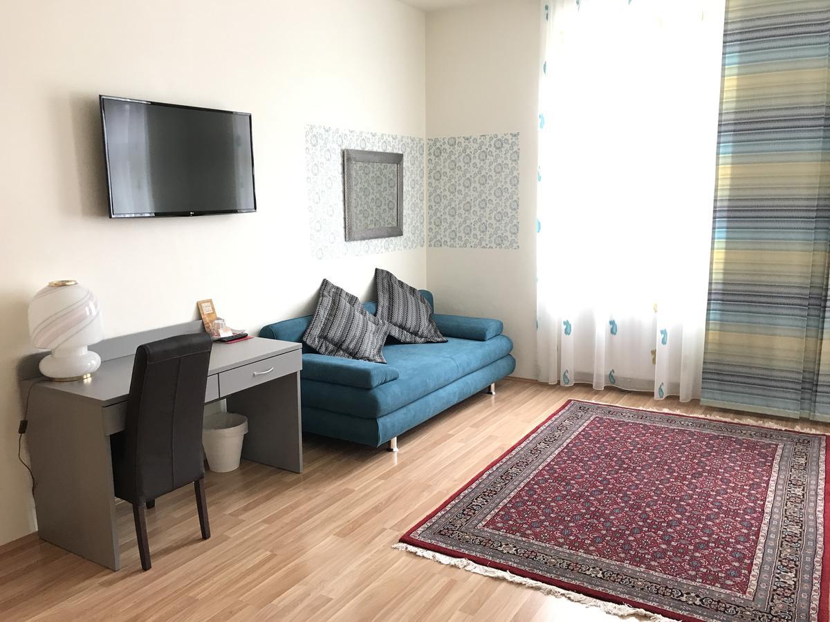 Hotel Bellini Λεόμπεν Εξωτερικό φωτογραφία