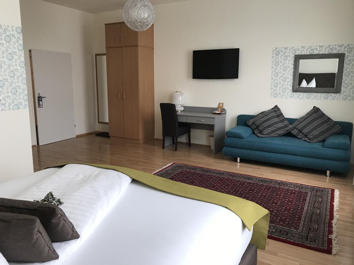 Hotel Bellini Λεόμπεν Εξωτερικό φωτογραφία